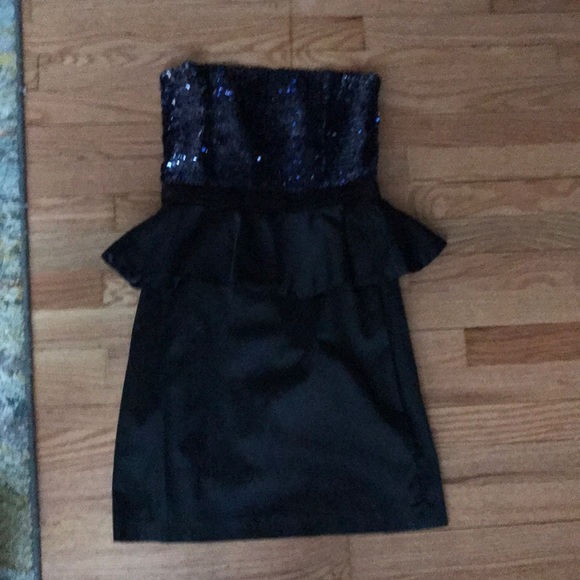 Dress - Picture 1 of 1